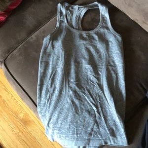 Lululemon tank